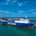 El «Hatay» de Baleària en la zona de fondeo del puerto de Castellón, regresando nuevamente a Burriana
