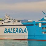 El «Nixe» de Baleària de varada a Burriana